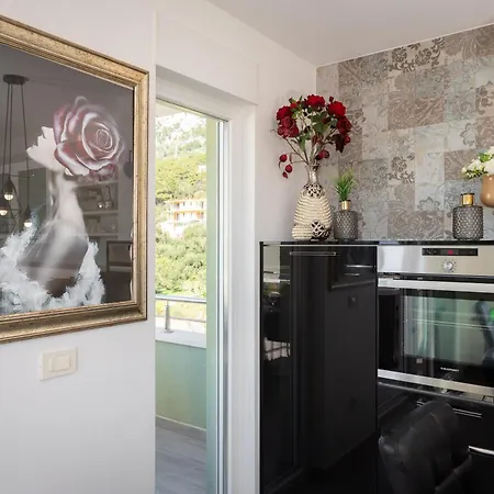 Luxury Penthouse With Jacuzzi, Panoramic View * Макарска