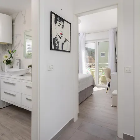 Luxury Penthouse With Jacuzzi, Panoramic View * Макарска