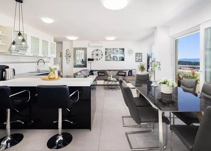 Luxury Penthouse With Jacuzzi, Panoramic View Apartament *