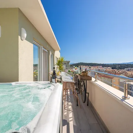 Luxury Penthouse With Jacuzzi, Panoramic View