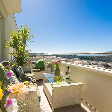 Luxury Penthouse With Jacuzzi, Panoramic View Apartment *
