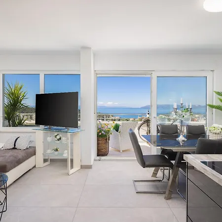 Luxury Penthouse With Jacuzzi, Panoramic View Apartment