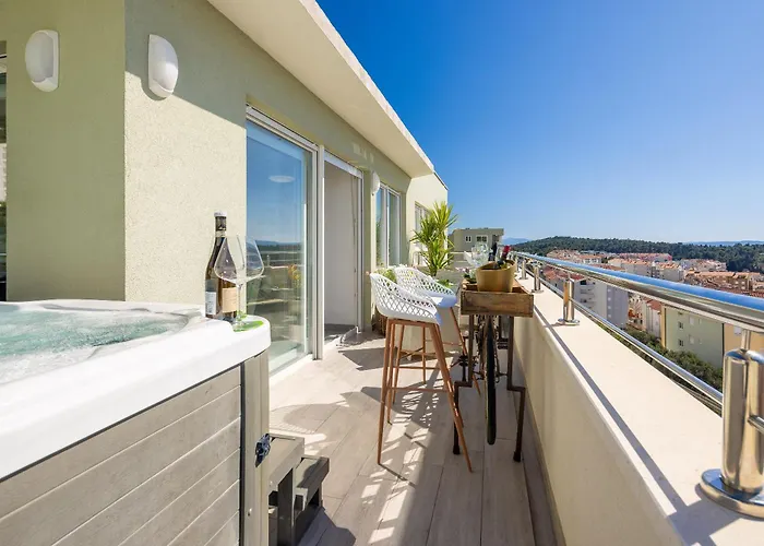 Daire Luxury Penthouse With Jacuzzi, Panoramic View *