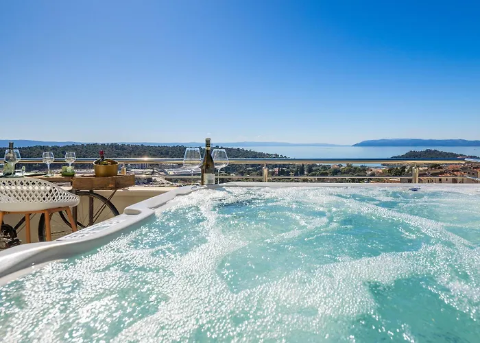 Luxury Penthouse With Jacuzzi, Panoramic View *