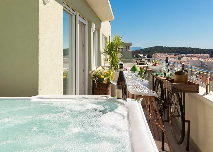 Luxury Penthouse With Jacuzzi, Panoramic View Daire