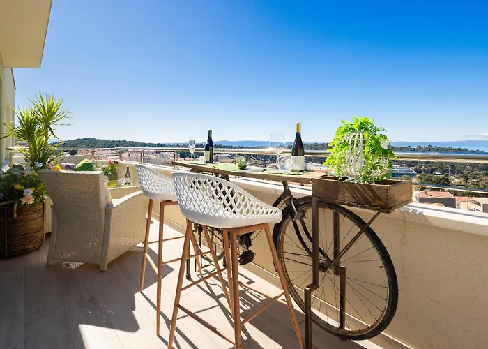 דירה Luxury Penthouse With Jacuzzi, Panoramic View