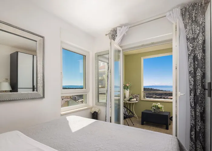 Luxury Penthouse With Jacuzzi, Panoramic View דירה מאקרסקה