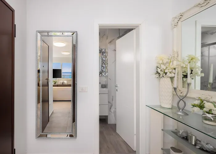 Daire Luxury Penthouse With Jacuzzi, Panoramic View Makarska