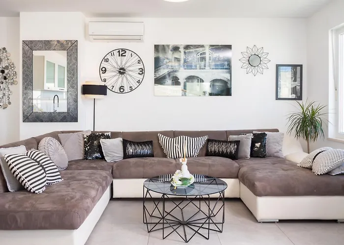 Luxury Penthouse With Jacuzzi, Panoramic View *