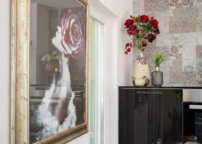 Luxury Penthouse With Jacuzzi, Panoramic View מאקרסקה