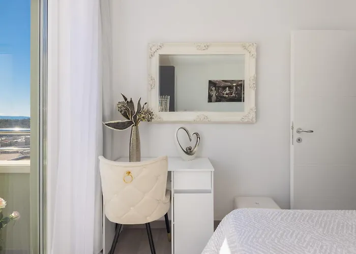 Luxury Penthouse With Jacuzzi, Panoramic View מאקרסקה