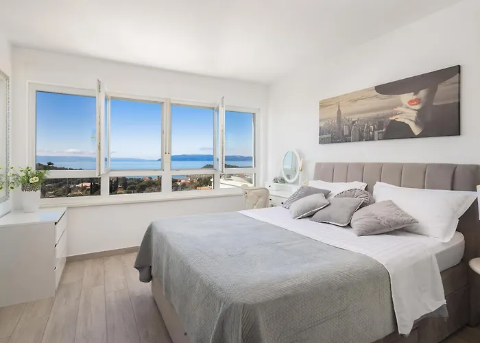 Luxury Penthouse With Jacuzzi, Panoramic View דירה