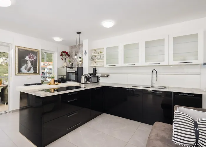 Luxury Penthouse With Jacuzzi, Panoramic View דירה *