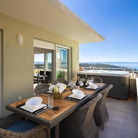 Apartmán Luxury Penthouse With Jacuzzi, Panoramic View Makarská