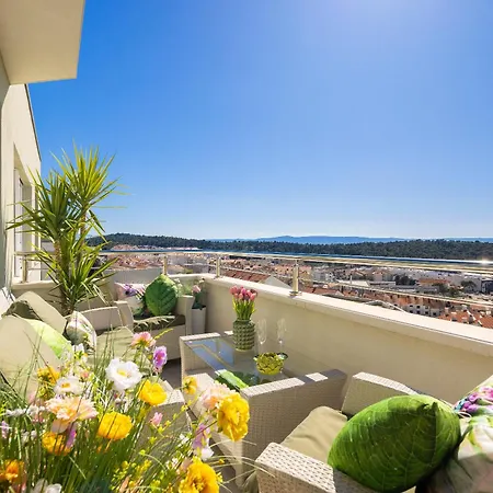 Luxury Penthouse With Jacuzzi, Panoramic View
