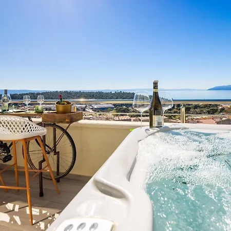 Luxury Penthouse With Jacuzzi, Panoramic View Apartmán *