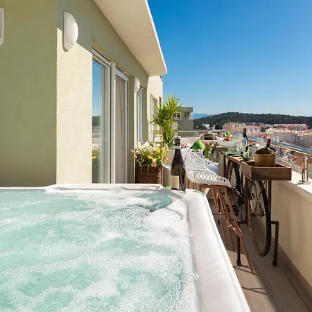 Luxury Penthouse With Jacuzzi, Panoramic View Apartmán