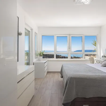 Apartmán Luxury Penthouse With Jacuzzi, Panoramic View