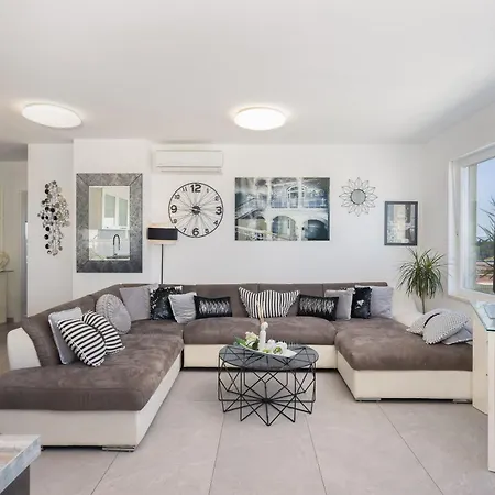 Luxury Penthouse With Jacuzzi, Panoramic View